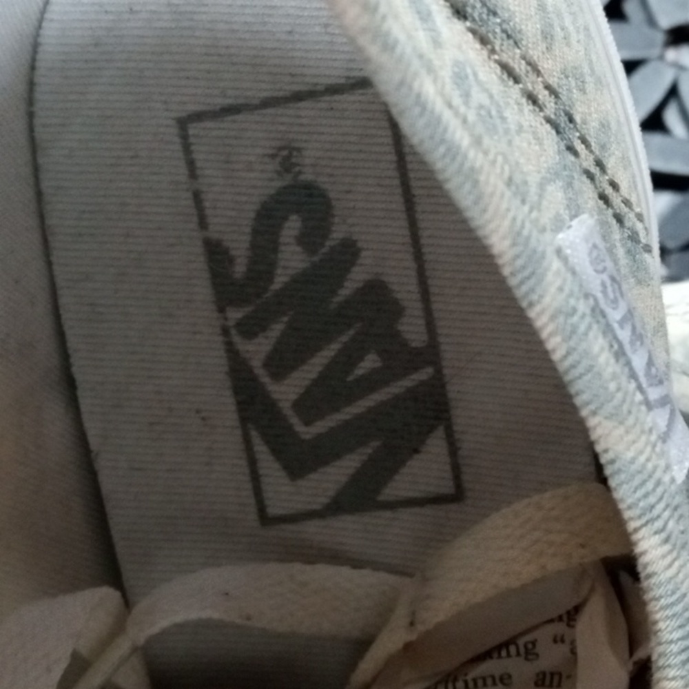 Vans Women's Patterned Sneakers - Picture 2 of 7